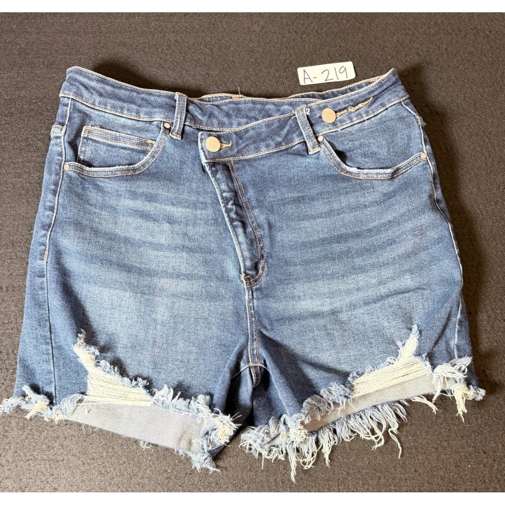 Risen Jeans Wild Oak Boutique Crossover Distressed Denim Shorts Blue 1XL